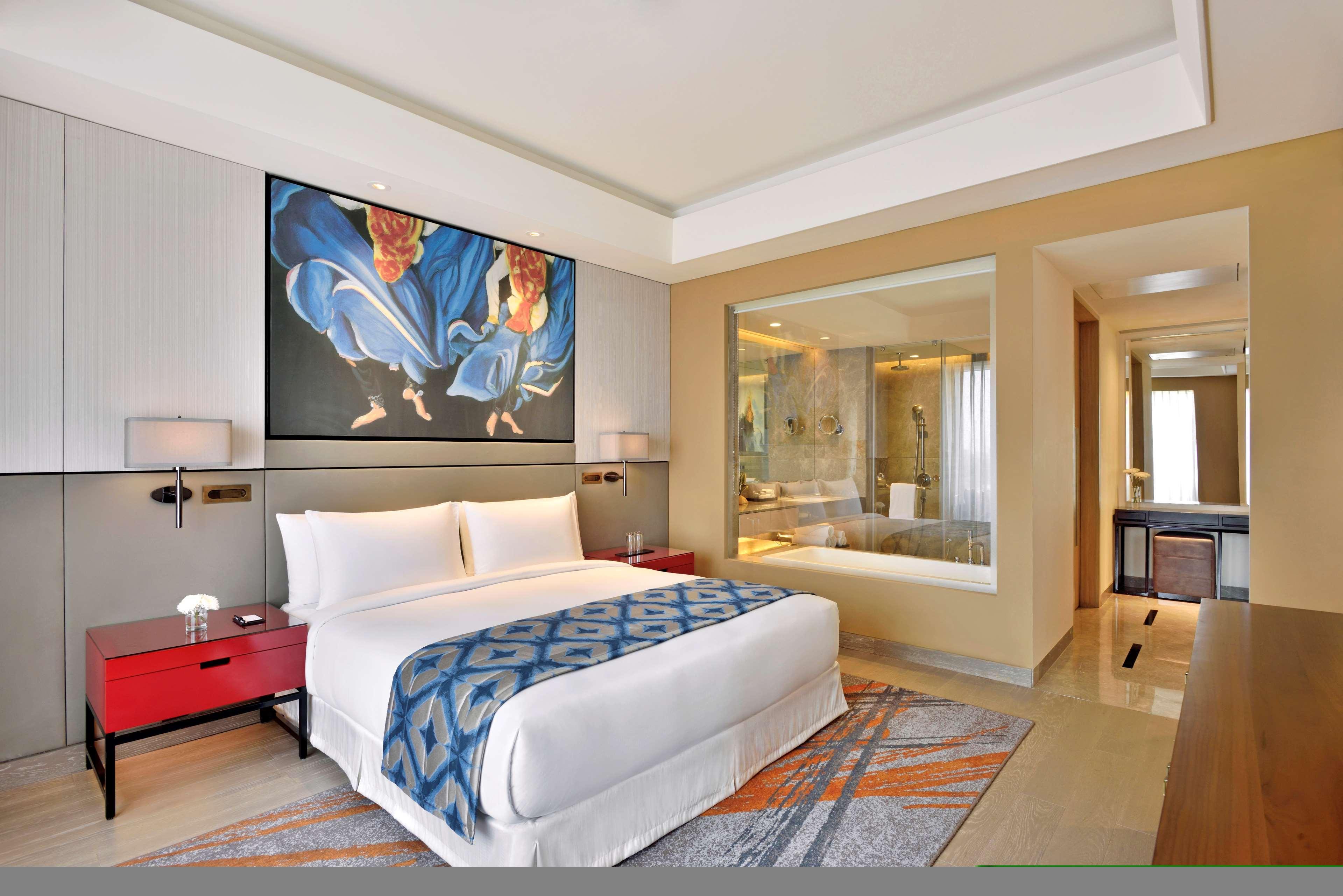 Отель Radisson Blu Фаридабад Экстерьер фото