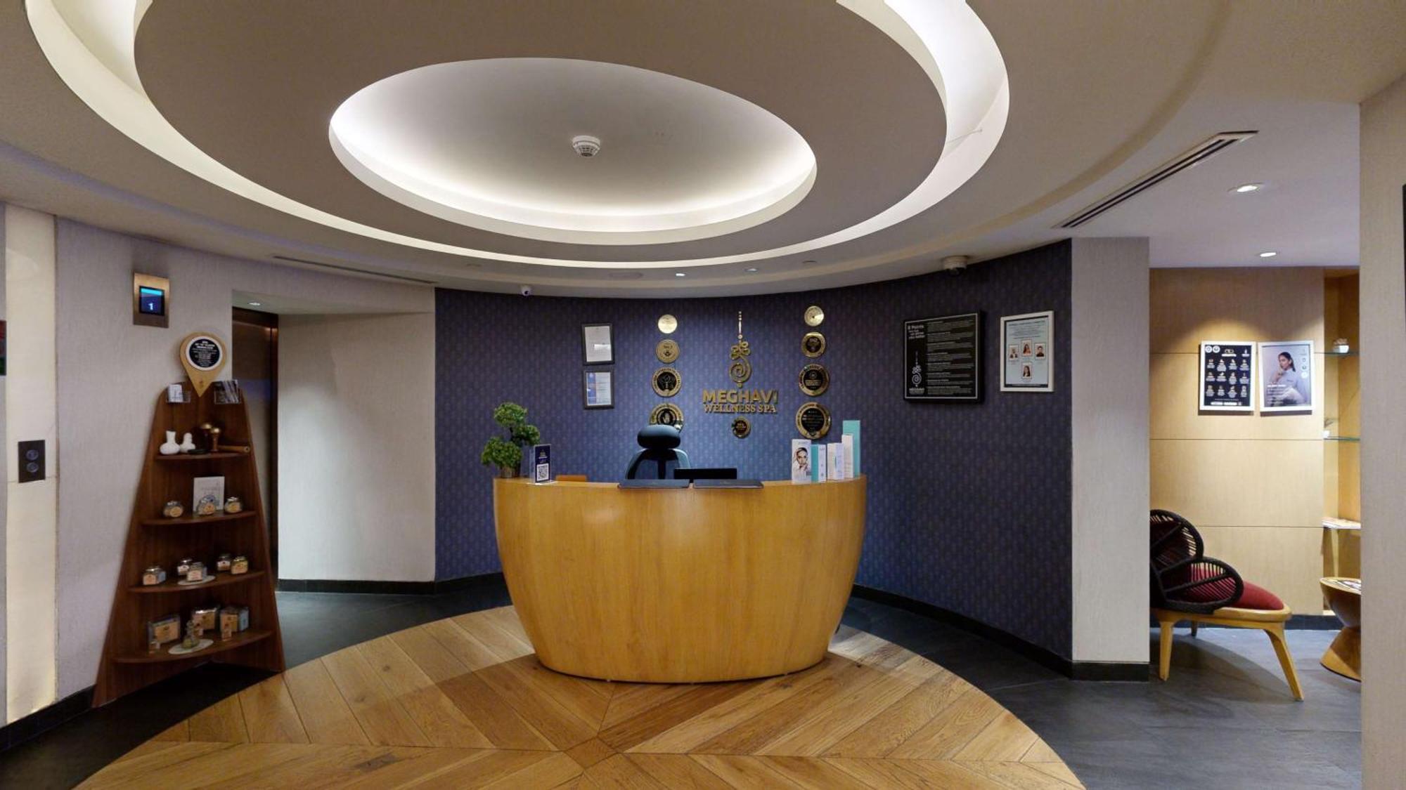 Отель Radisson Blu Фаридабад Экстерьер фото